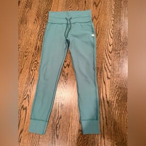 Vuori adult Sea Green Leggings